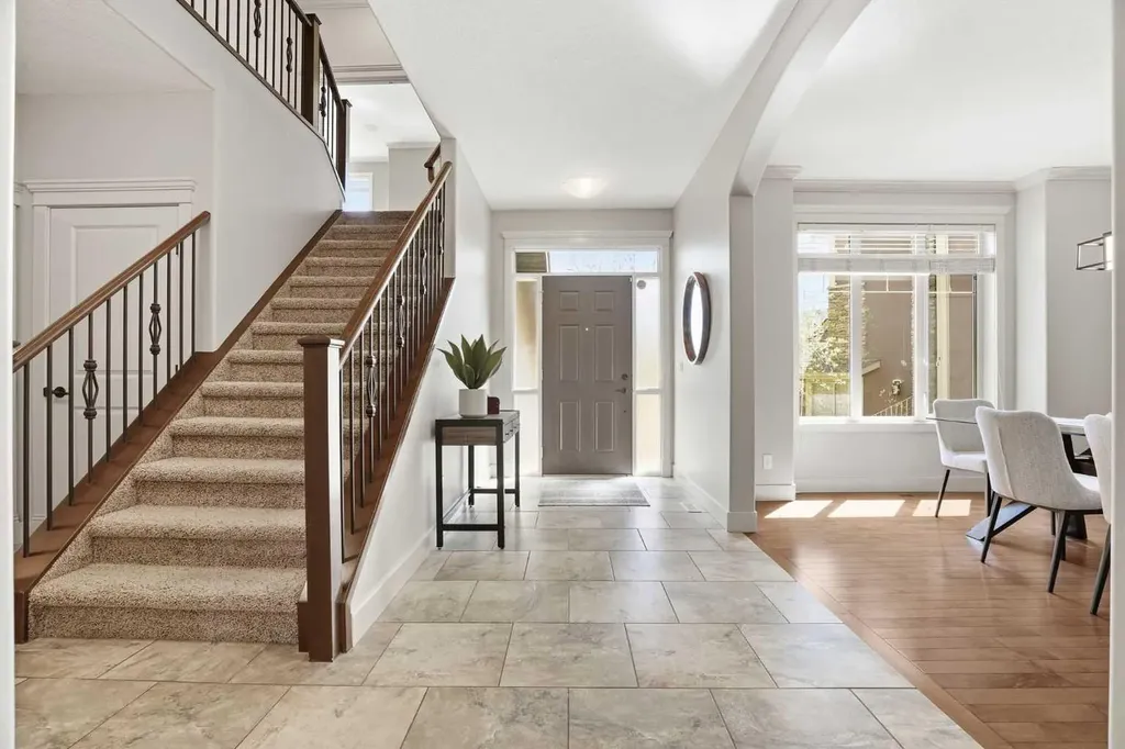 149 Aspen Glen Place SW Calgary AB T3H 0E8