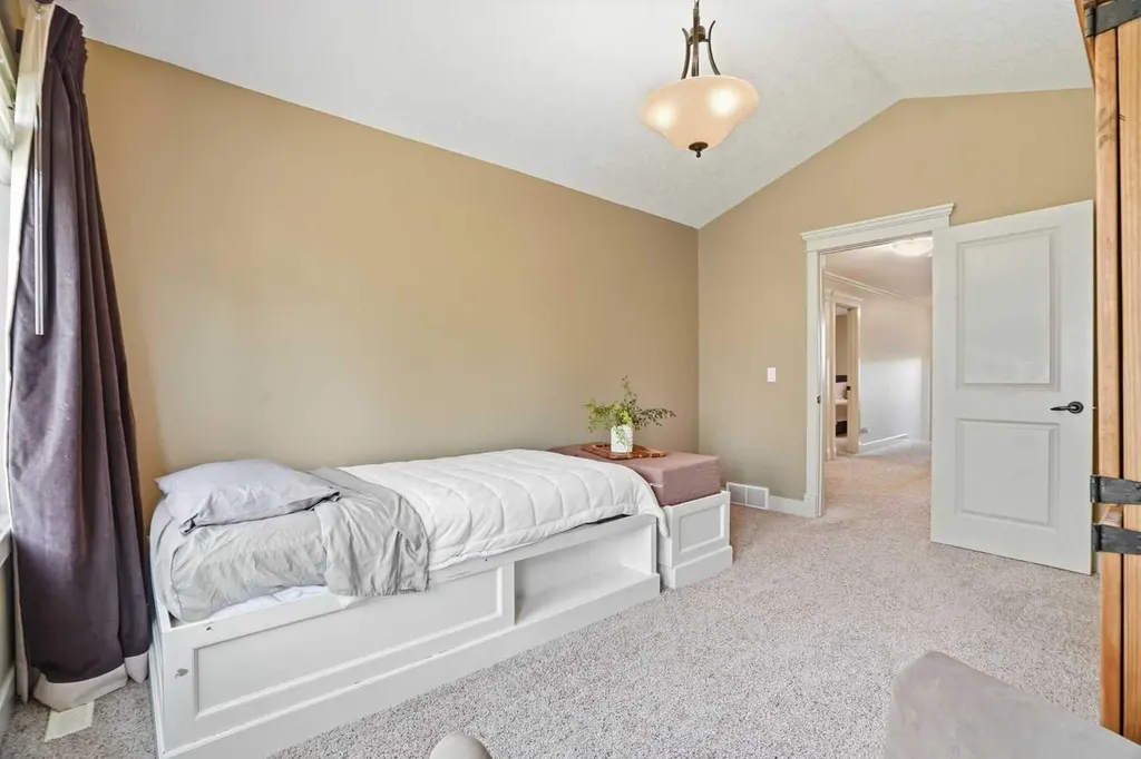 149 Aspen Glen Place SW Calgary AB T3H 0E8