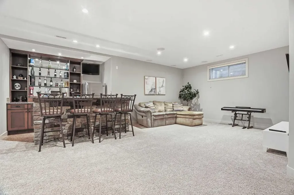 149 Aspen Glen Place SW Calgary AB T3H 0E8