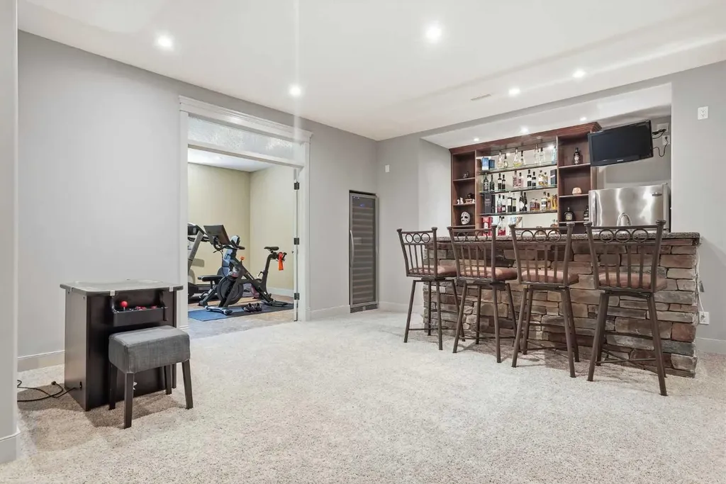 149 Aspen Glen Place SW Calgary AB T3H 0E8