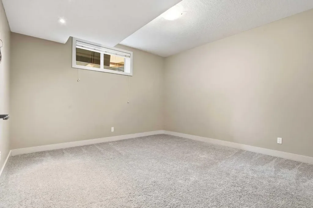149 Aspen Glen Place SW Calgary AB T3H 0E8