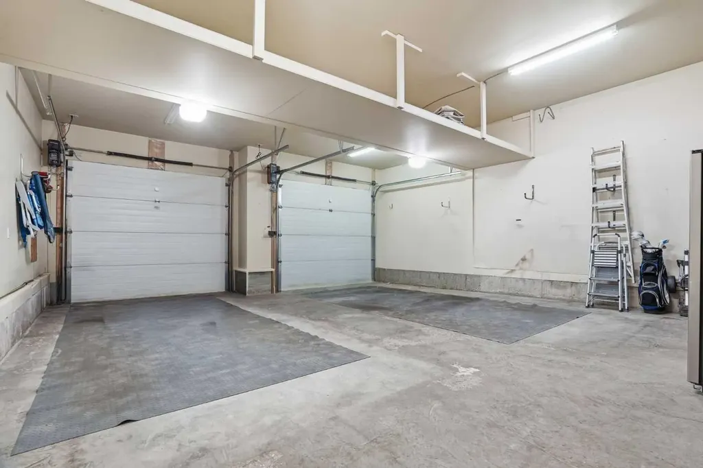 149 Aspen Glen Place SW Calgary AB T3H 0E8