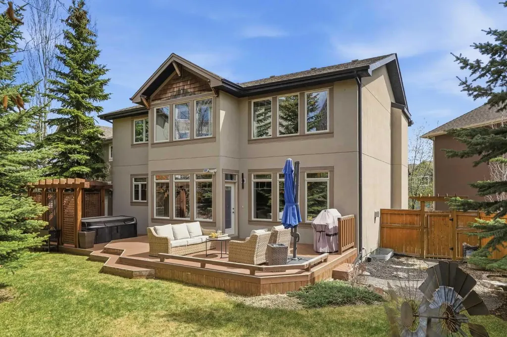 149 Aspen Glen Place SW Calgary AB T3H 0E8