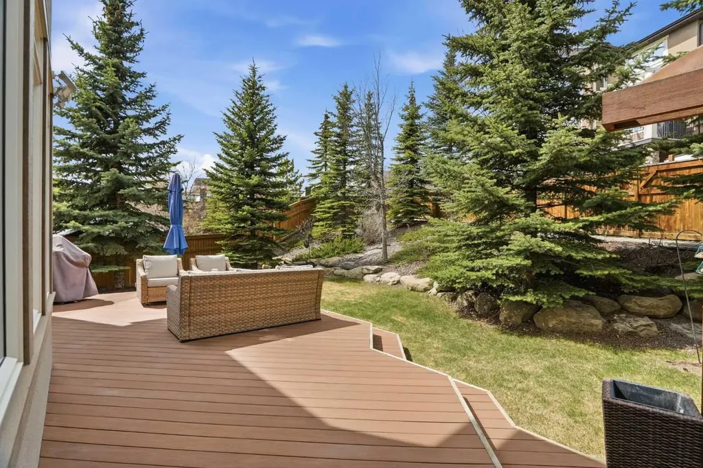 149 Aspen Glen Place SW Calgary AB T3H 0E8