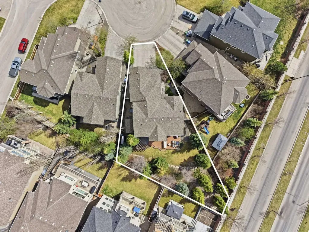 149 Aspen Glen Place SW Calgary AB T3H 0E8