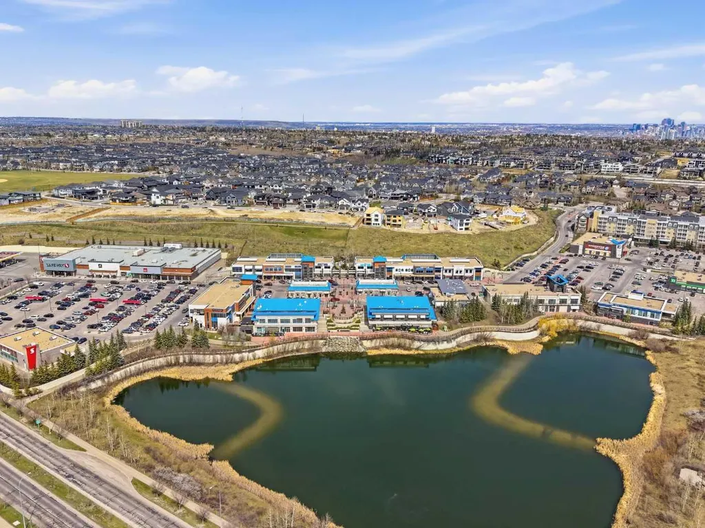 149 Aspen Glen Place SW Calgary AB T3H 0E8