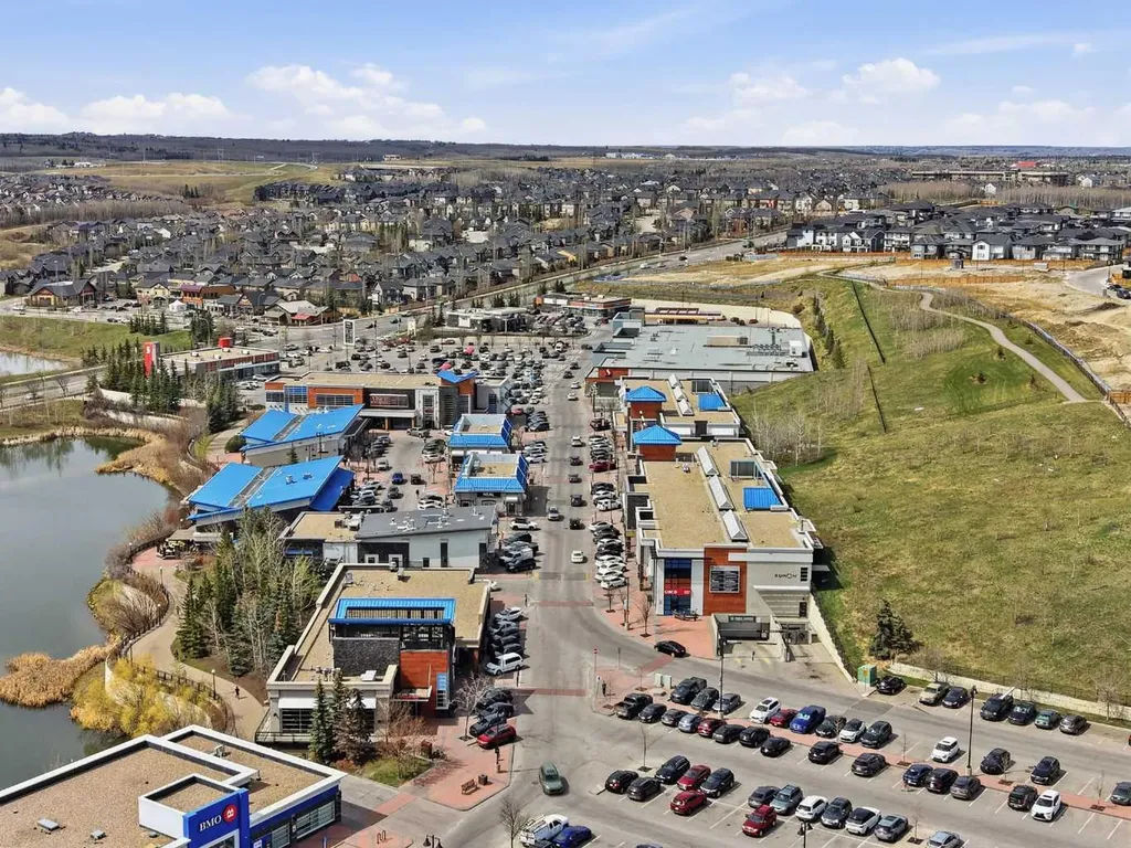 149 Aspen Glen Place SW Calgary AB T3H 0E8
