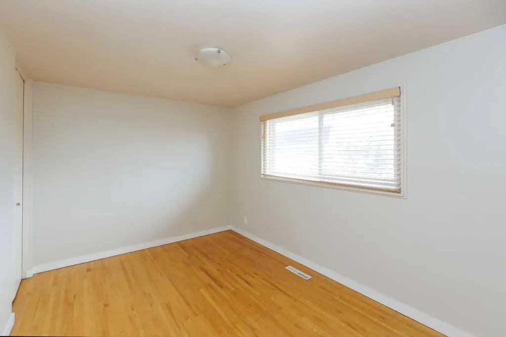 3907 39 Street Red Deer AB T4N 0M6