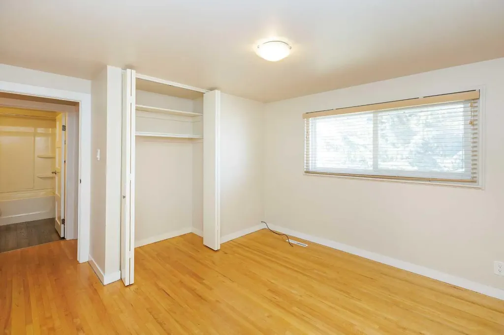 3907 39 Street Red Deer AB T4N 0M6