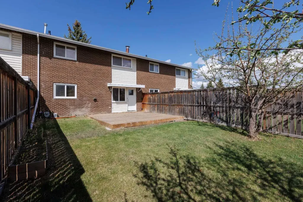 3907 39 Street Red Deer AB T4N 0M6