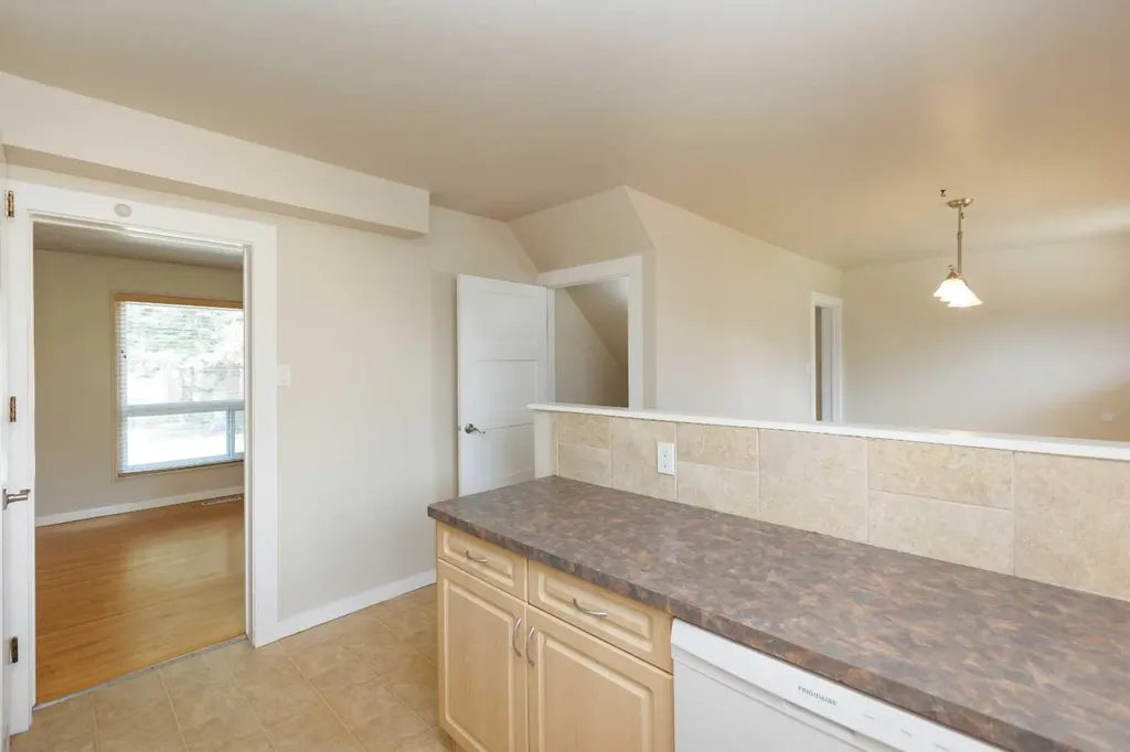 3907 39 Street Red Deer AB T4N 0M6