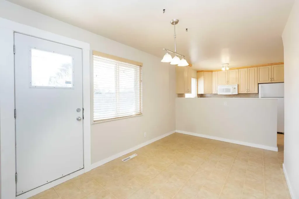 3907 39 Street Red Deer AB T4N 0M6