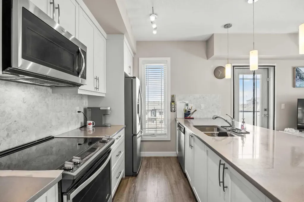 150 Auburn Meadows Manor SE Calgary AB T3M 2S6