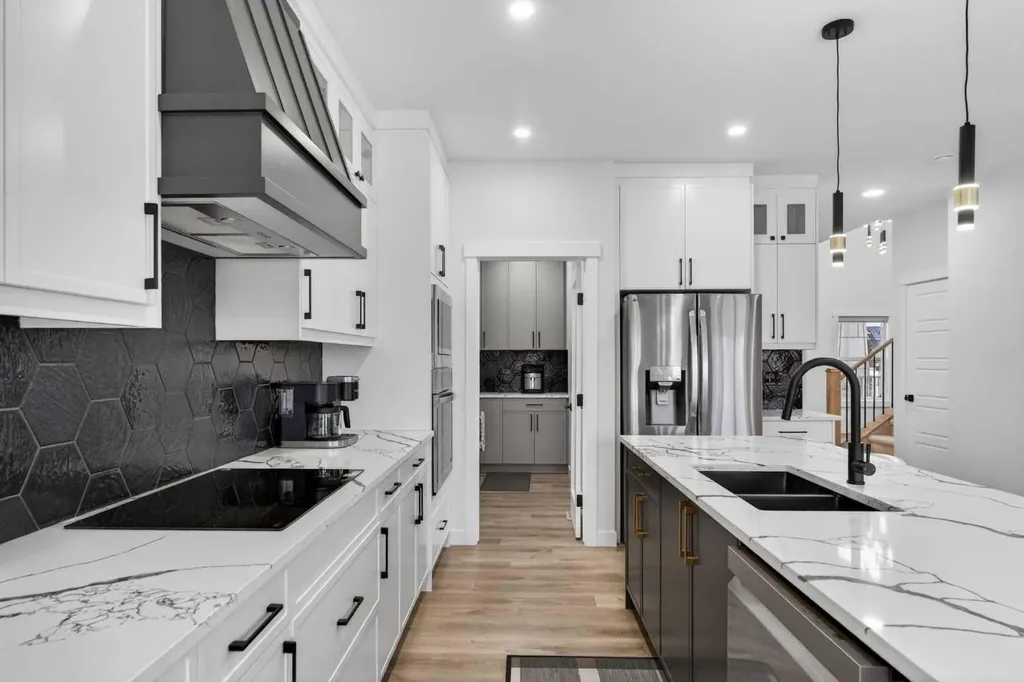 67 Lakes Estates Circle Strathmore AB T1P 0B6