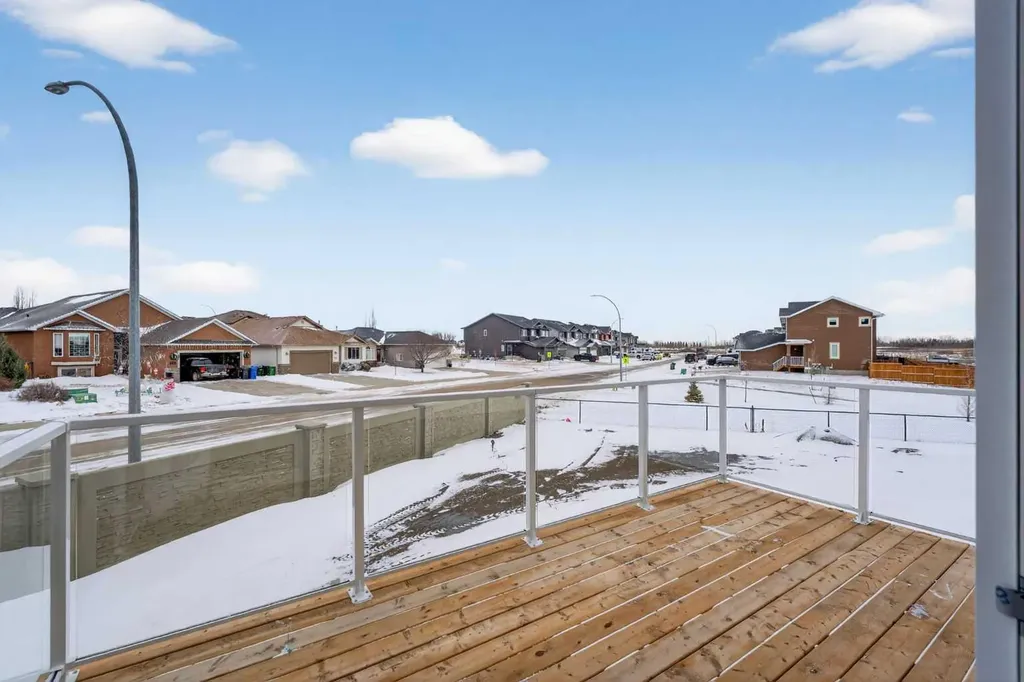 67 Lakes Estates Circle Strathmore AB T1P 0B6