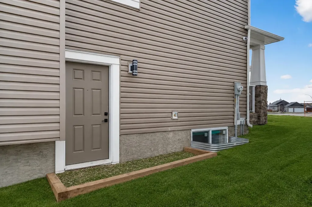 67 Lakes Estates Circle Strathmore AB T1P 0B6