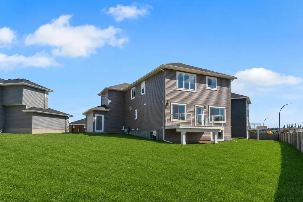 67 Lakes Estates Circle Strathmore AB T1P 0B6