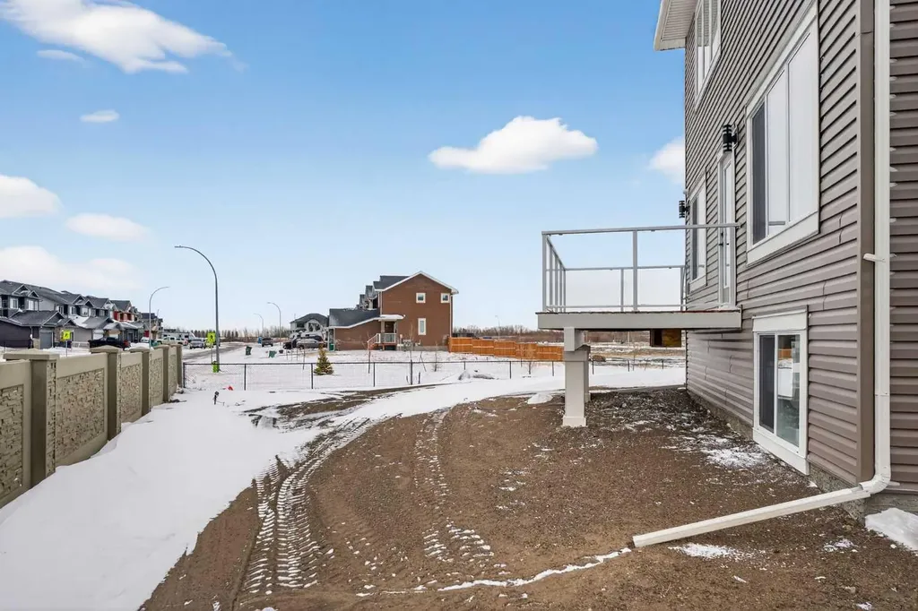 67 Lakes Estates Circle Strathmore AB T1P 0B6