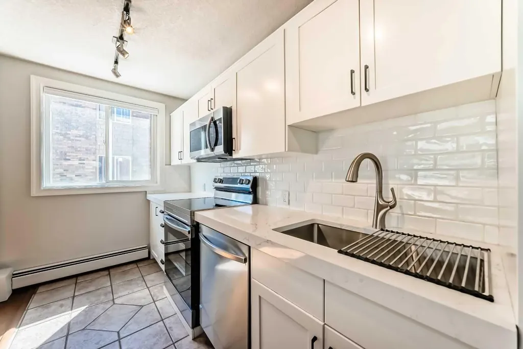 835 18 Avenue SW Calgary AB T2T 0G9