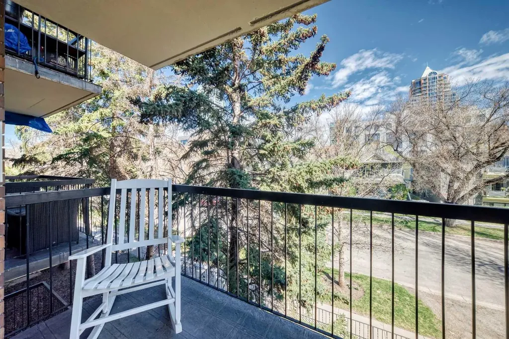 835 18 Avenue SW Calgary AB T2T 0G9