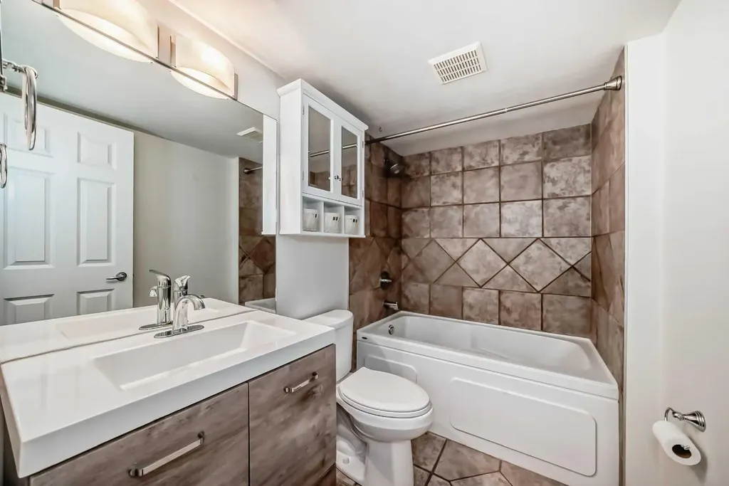 835 18 Avenue SW Calgary AB T2T 0G9