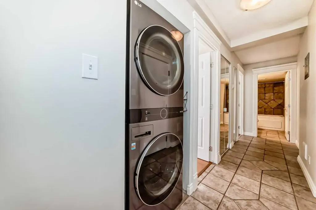 835 18 Avenue SW Calgary AB T2T 0G9