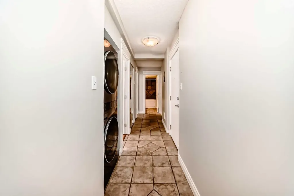 835 18 Avenue SW Calgary AB T2T 0G9