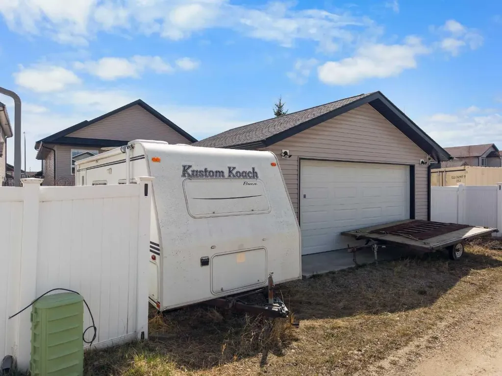 135 Stephenson Crescent Red Deer AB T4R 0L6
