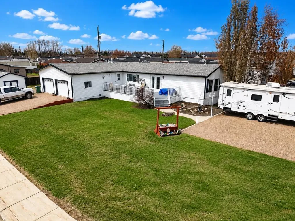10202 Homestead Way La Crete AB T0H2H0
