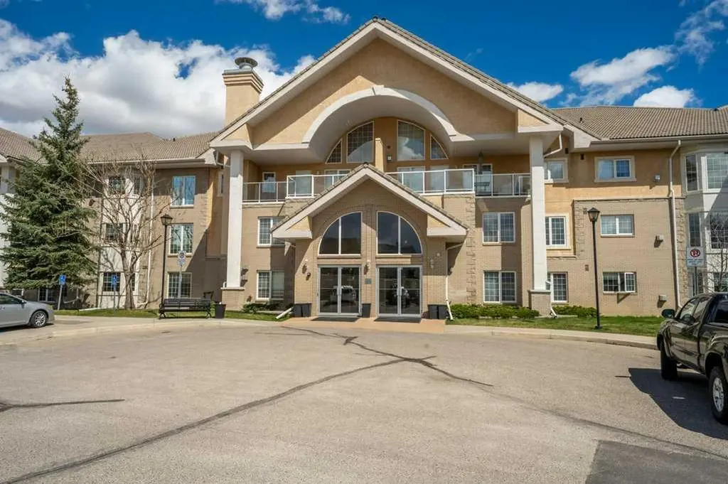 728 Country Hills Road NW Calgary AB T3K 5K8