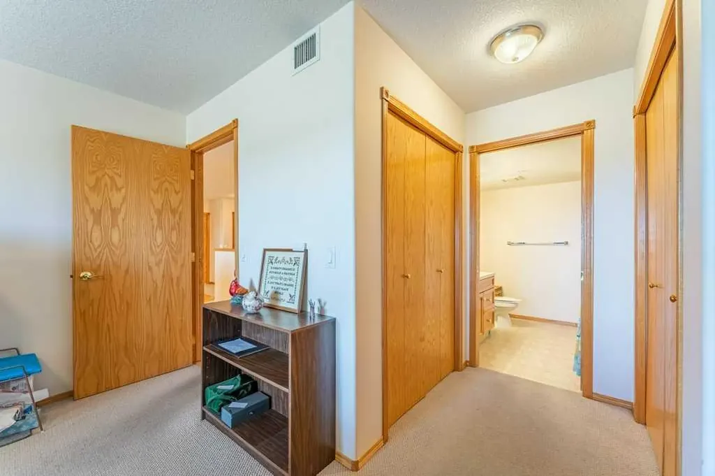 728 Country Hills Road NW Calgary AB T3K 5K8