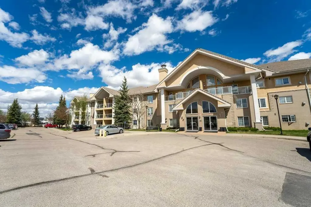 728 Country Hills Road NW Calgary AB T3K 5K8