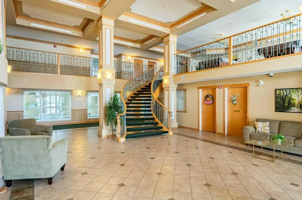 728 Country Hills Road NW Calgary AB T3K 5K8