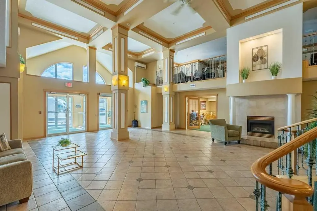 728 Country Hills Road NW Calgary AB T3K 5K8