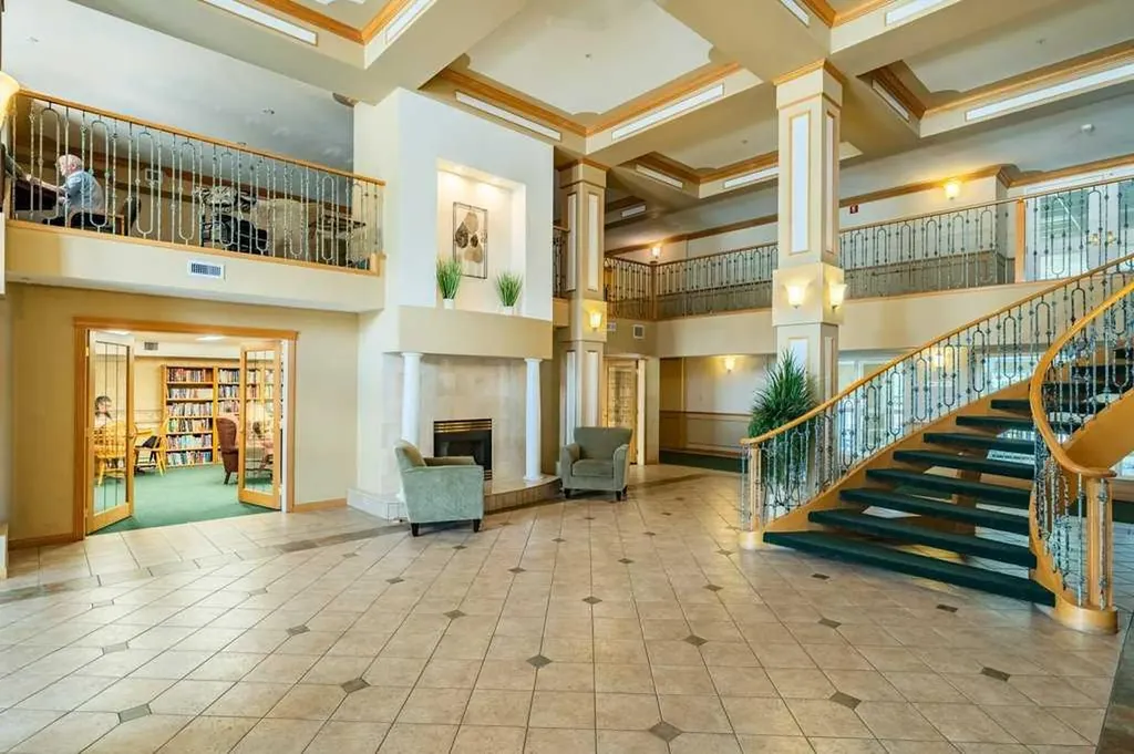 728 Country Hills Road NW Calgary AB T3K 5K8