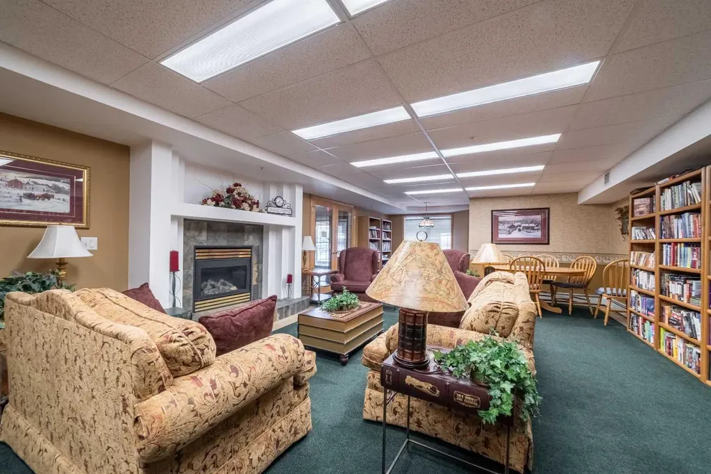 728 Country Hills Road NW Calgary AB T3K 5K8