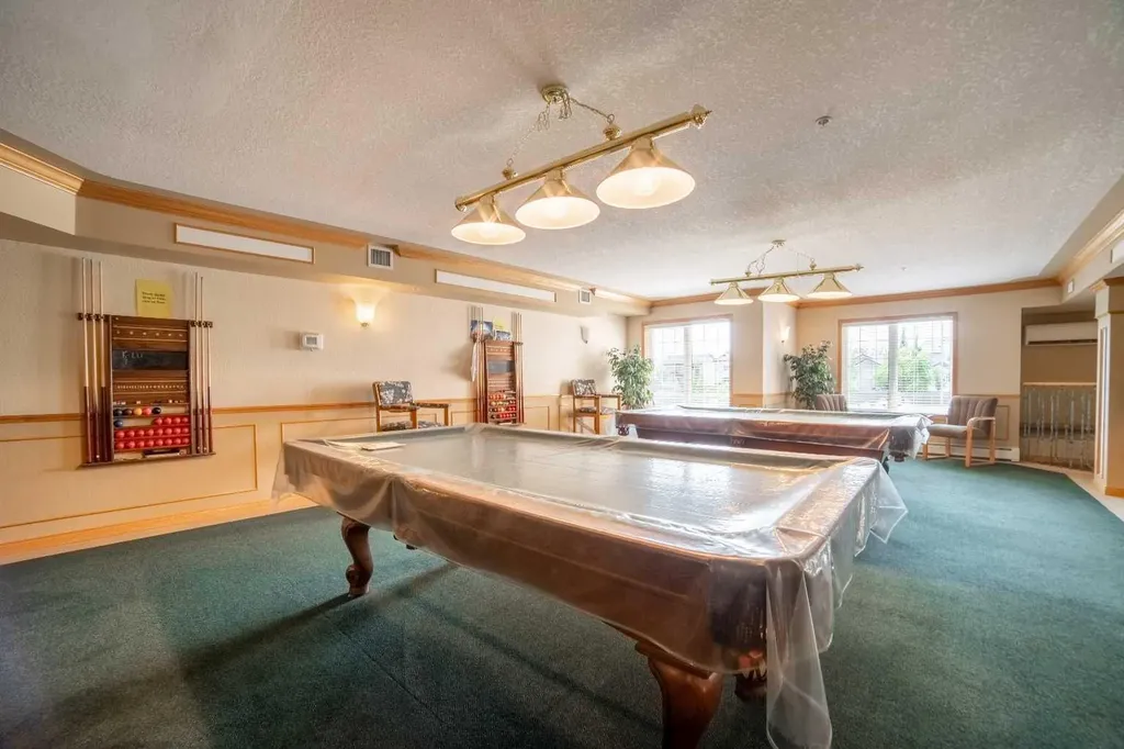728 Country Hills Road NW Calgary AB T3K 5K8