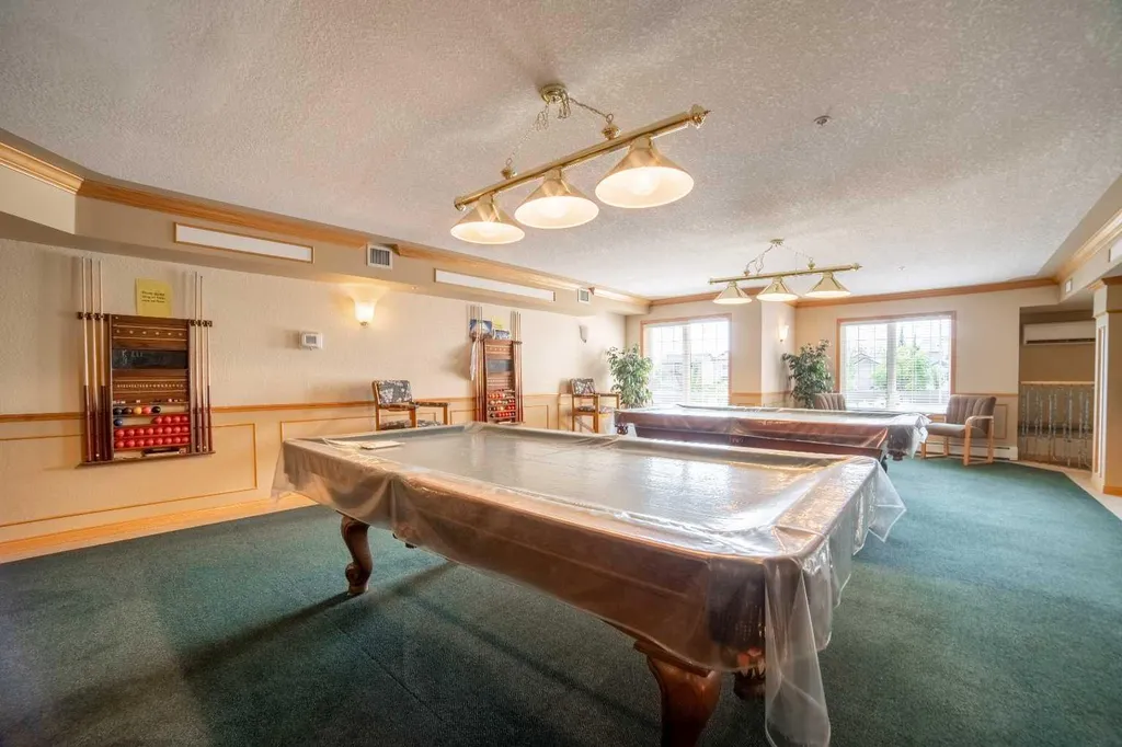 728 Country Hills Road NW Calgary AB T3K 5K8