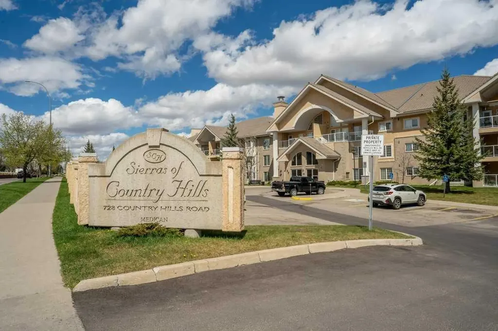 728 Country Hills Road NW Calgary AB T3K 5K8