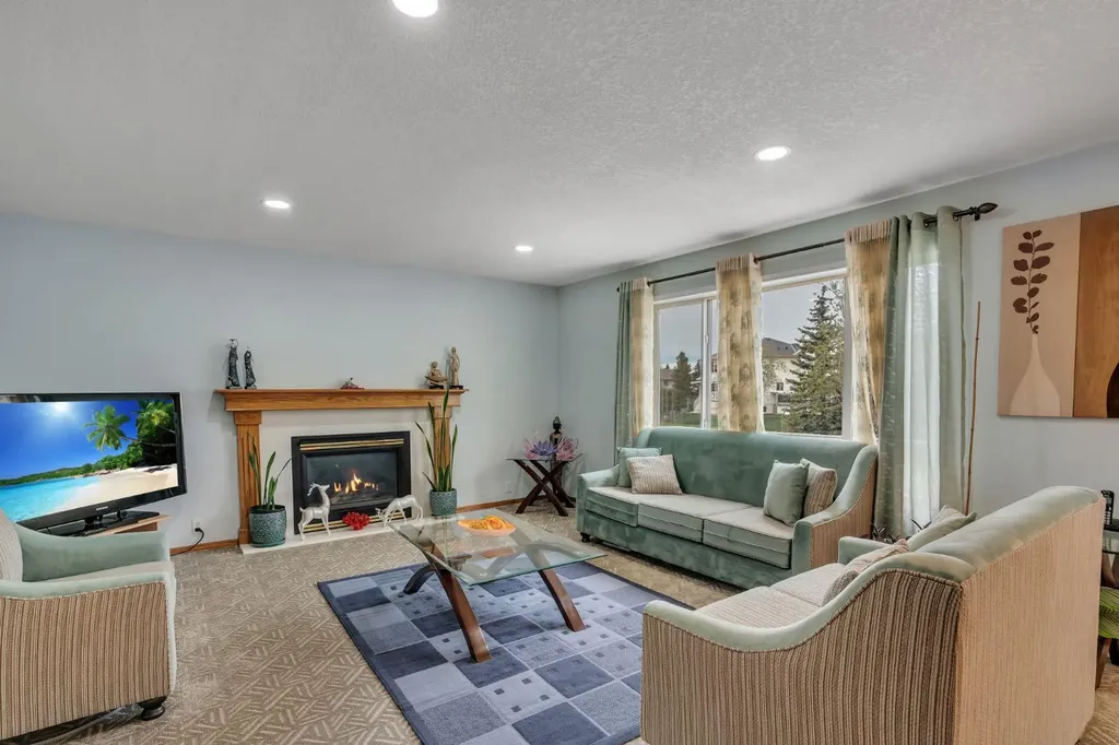206 Coral Keys Place NE Calgary AB T3J 3W8