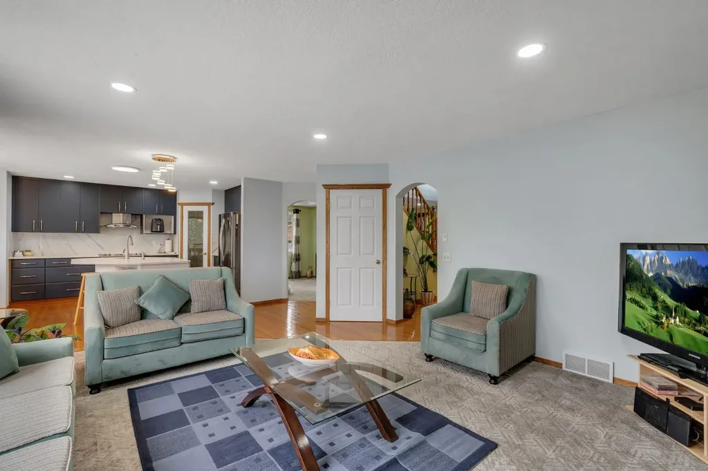 206 Coral Keys Place NE Calgary AB T3J 3W8