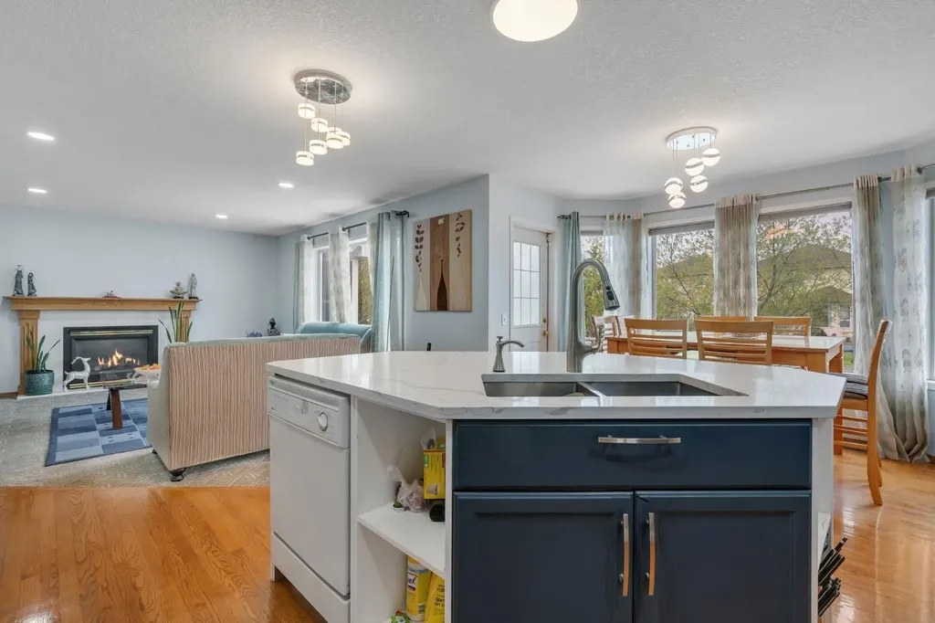 206 Coral Keys Place NE Calgary AB T3J 3W8