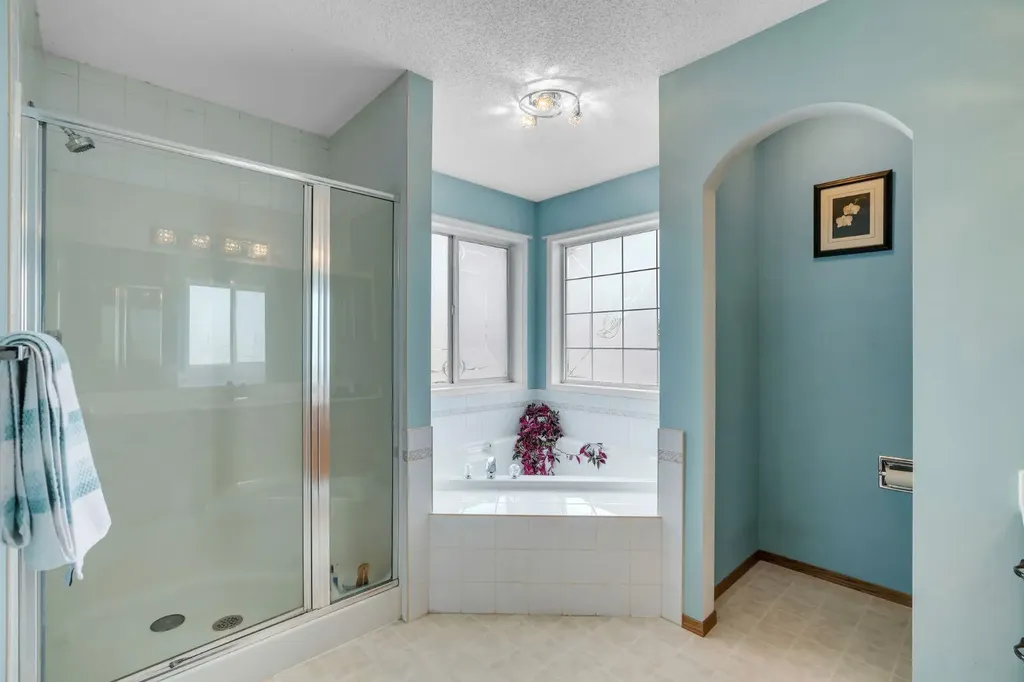 206 Coral Keys Place NE Calgary AB T3J 3W8