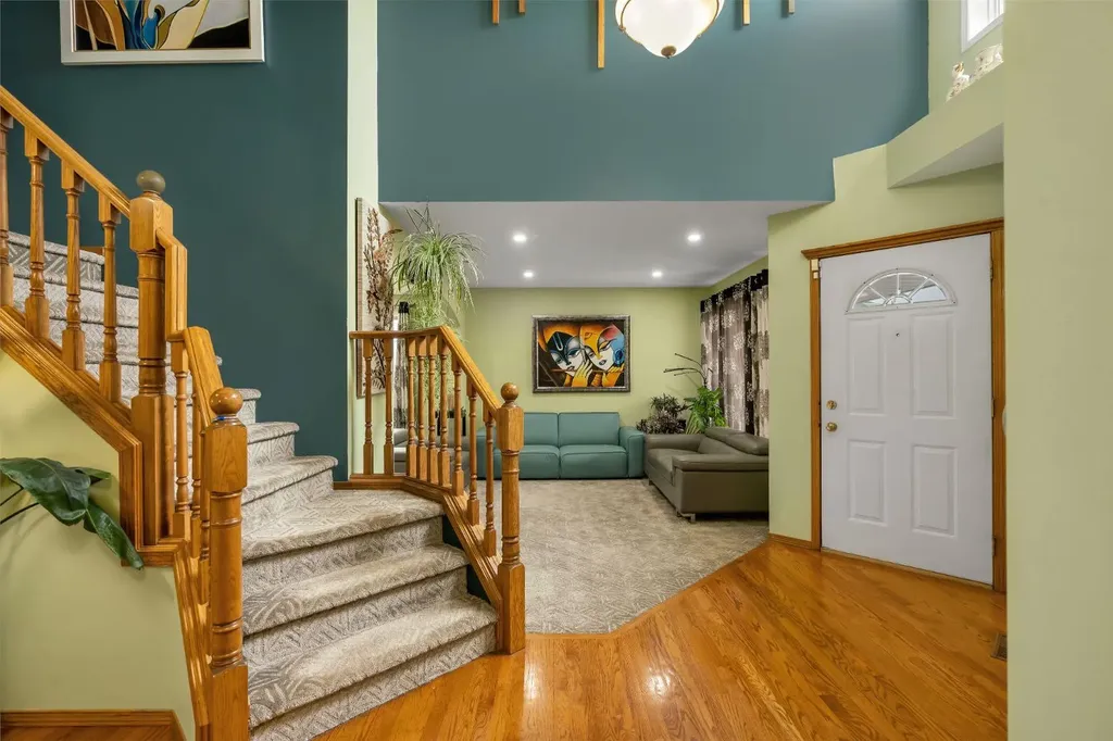206 Coral Keys Place NE Calgary AB T3J 3W8