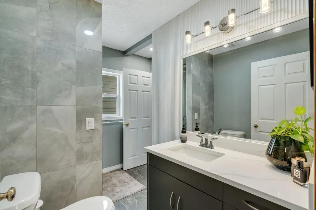 206 Coral Keys Place NE Calgary AB T3J 3W8