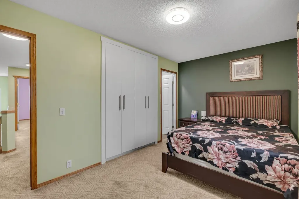 206 Coral Keys Place NE Calgary AB T3J 3W8