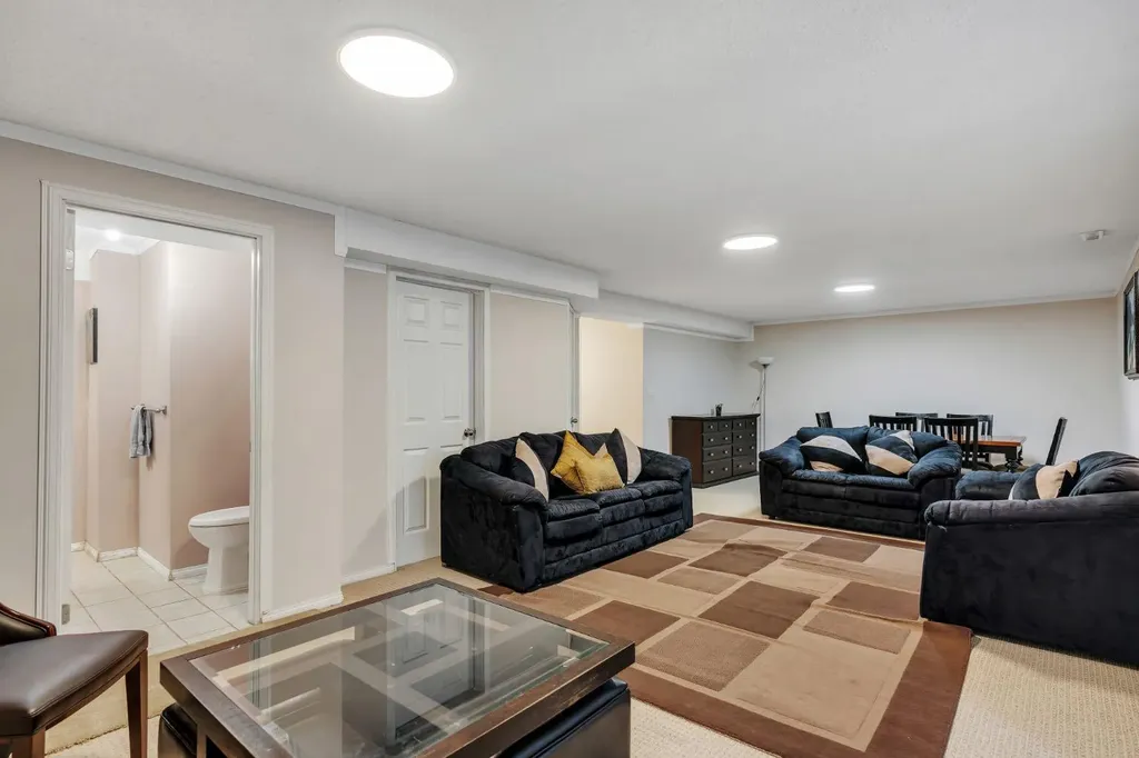 206 Coral Keys Place NE Calgary AB T3J 3W8
