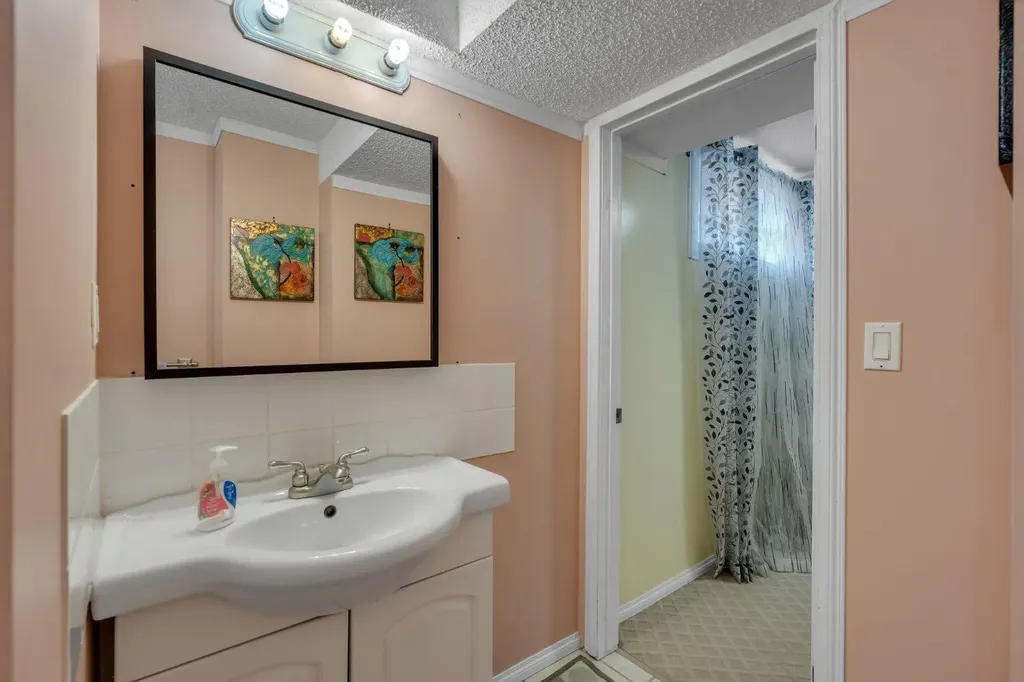 206 Coral Keys Place NE Calgary AB T3J 3W8