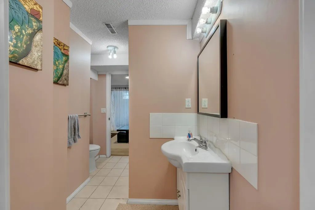 206 Coral Keys Place NE Calgary AB T3J 3W8