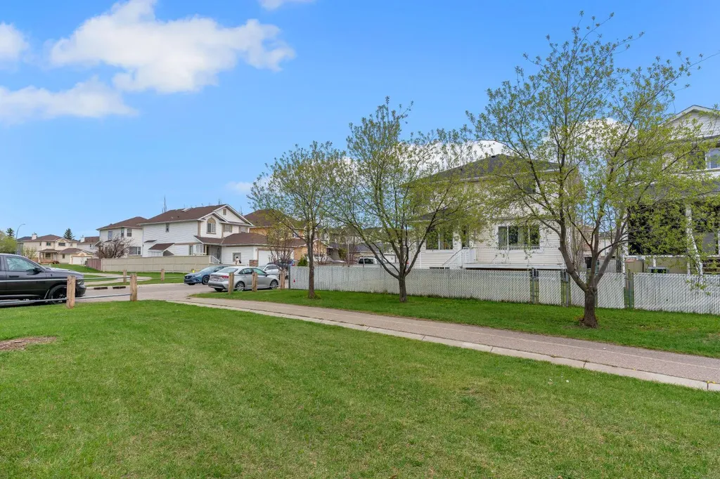206 Coral Keys Place NE Calgary AB T3J 3W8